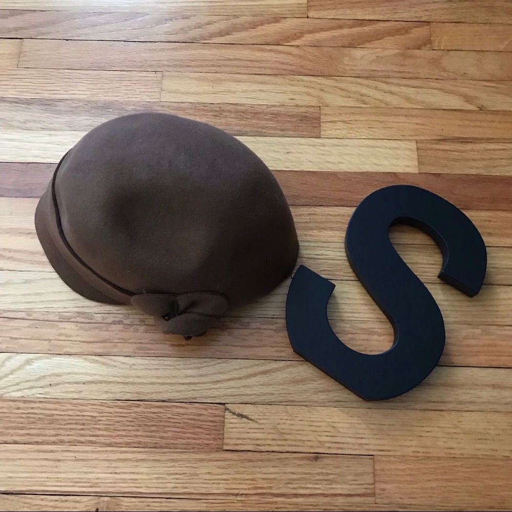 An adorable hat